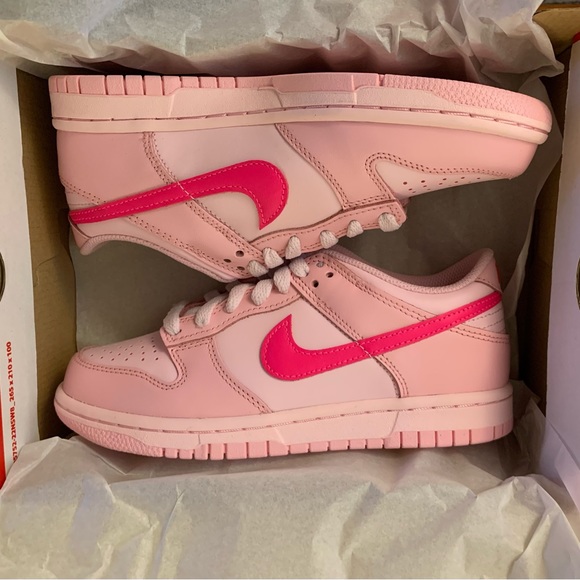NEW Nike Dunk Low Triple Pink GS - Size 3.5Y / 5W - DH9765-600 Sneakers Shoes - Picture 2 of 13